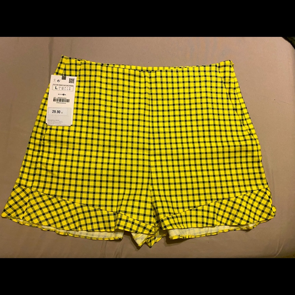 Zara High Waisted Yellow Navy Plaid Ruffle Shorts Size L